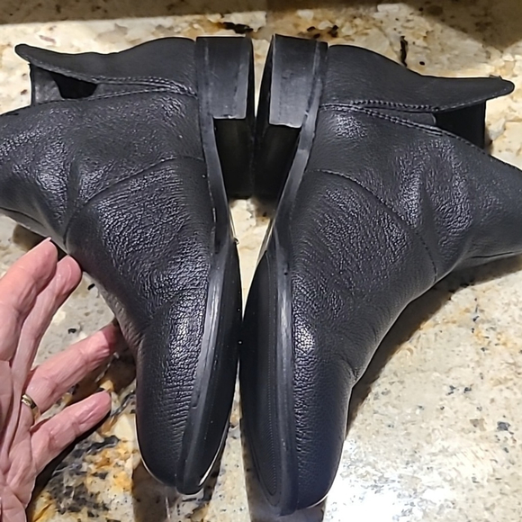 LUCKY BRAND Paramo Black Pebbled Leather Ankle Boots. Sz. 7.5.(#1396) - Picture 13 of 15